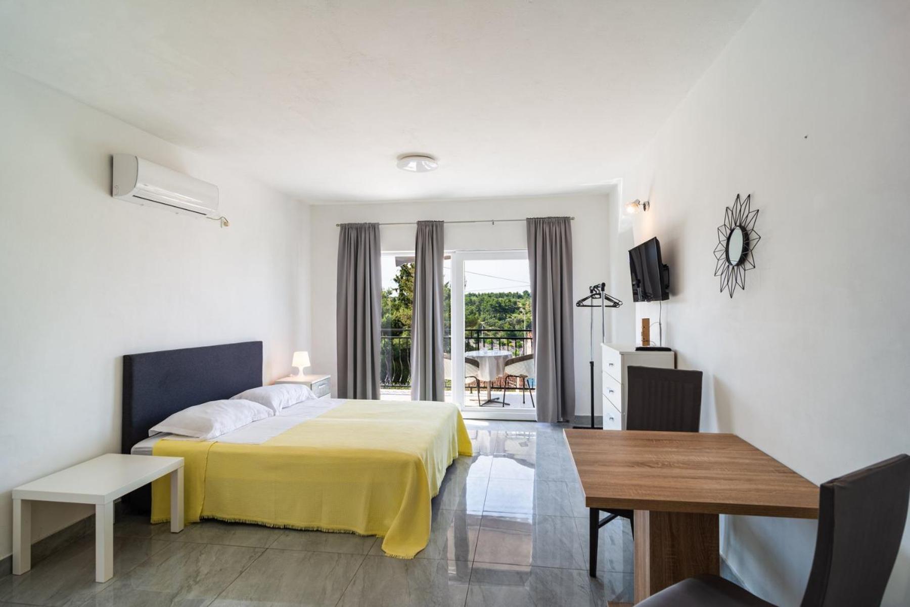 Sea-Views Brazza Apartments With Private Pool Milna  Luaran gambar