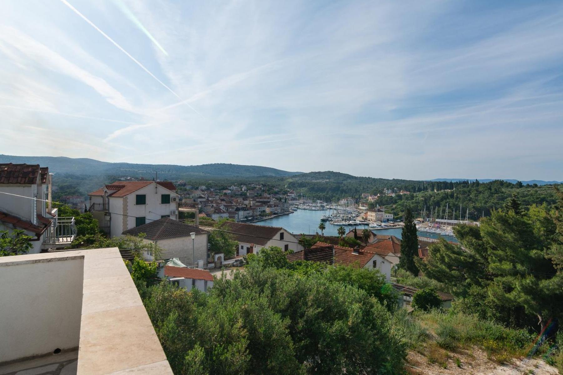 Sea-Views Brazza Apartments With Private Pool Milna  Luaran gambar